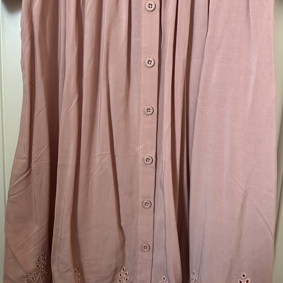 Torrid Challis Cold Shoulder Top - Picture 3 of 10